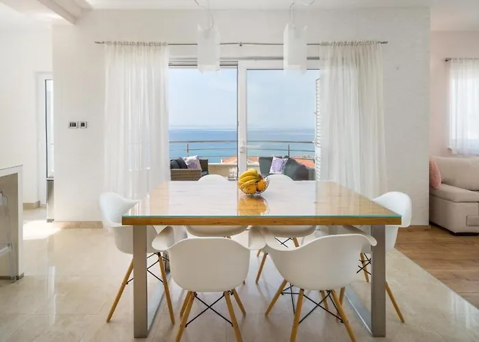 Apartment With Wifi Podstrana, - 25097